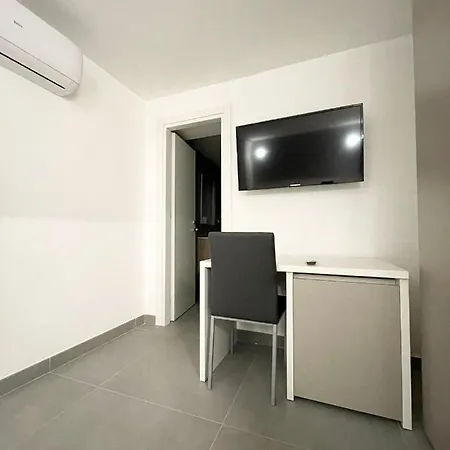 3 Rooms Chiaia Naples Exterior photo